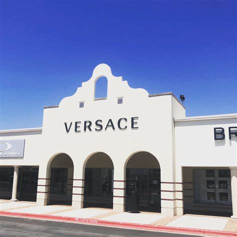 Versace at San Marcos Premium Outlets® 